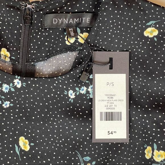 NWT Dynamite Crew Neck Flare Dress Long Sleeved Black Floral Women's Size Small - Picture 4 of 9